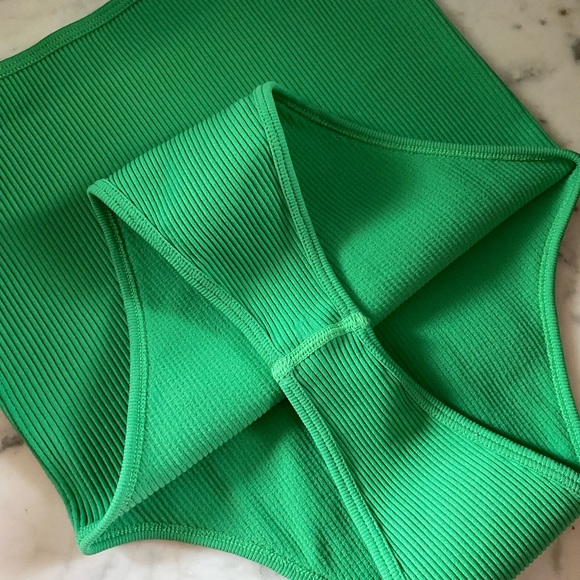 Bright green ribbed Pretty Little Thing bodysuit - Picture 5 of 5
